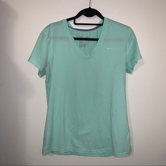 Nike Tops - Nike Dryfit Tshirt